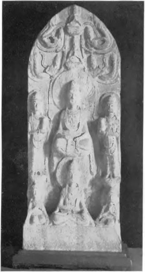 Fig. 8 TABLICA MARMUROWA Z WYOBRAŻENIAMI W WYPUKŁORZEŹBIE BÓSTW BUDDYJSKICH. EPOKA VI-TEJ DYNASTJI (420—617).