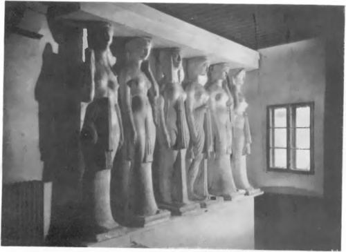 IVAN MESTROVIC, KARIATYDY Z KOSOWSKIEGO CHRAMU(gips).