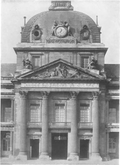 J. A. GABRIEL ECOLE MILITAIRE W PARYŻU (pawilon środkowy).