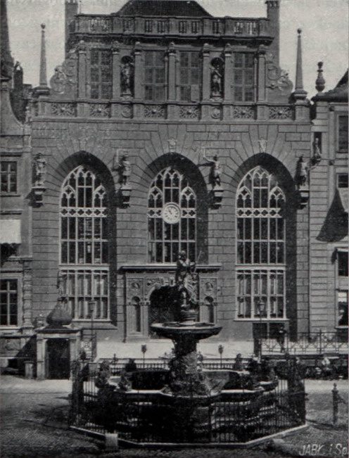 Artusów Dwór. Studnia Neptuna.