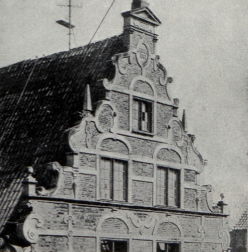 Szczytnica domu przemysłowego z r. 1605. ul. św. Ducha 82.