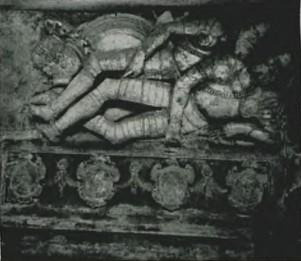 KOPRZYWNICA. Fragment z nagrobka Niedźwiedzkich
