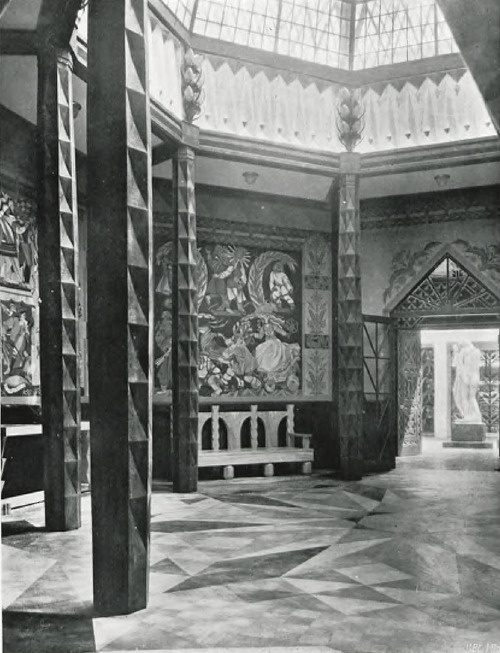 TABL. IV. CENTRALNA SALA.
