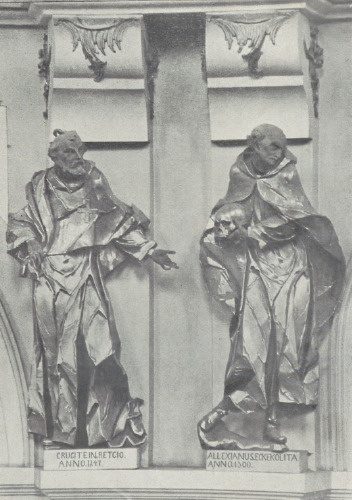 3. Lwów. Kościół oo. dominikanów. Posągi pod kopułą: Crucifer in Belgio i Alexianus sive Cellita. — Fot. A. Bochnak.