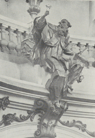 9. Lwów. Kościół oo. dominikanów. Posąg ś. Augustyna pod kopulą. Fot. A. Bochnak.