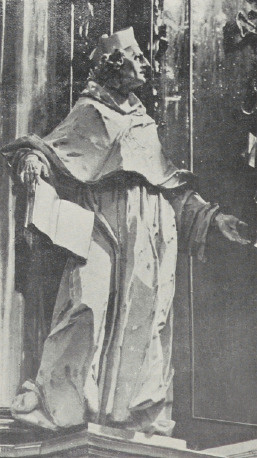 20. Przemyśl. Kościół oo. franciszkanów. Posąg ś. Antoniego w głównym ołtarzu. — Fot. A. Bochnak.