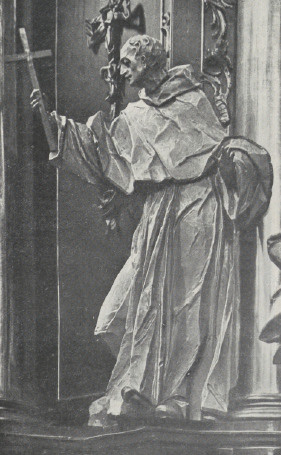 21. Przemyśl. Kościół oo. franciszkanów. Posąg ś. Franciszka w głównym ołtarzu. — Fot. A. Bochnak.