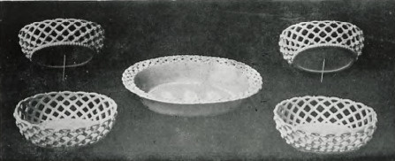 Serwis do gry w l’hombre’a à la manière de Wedgwood: pula, koszyczki dla grających.