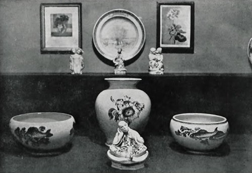 Królewska manufaktura w Kopenhadze. Szara porcelana, malarz: Oluf Jensen i rzeźbiarz G. Thylstrup.