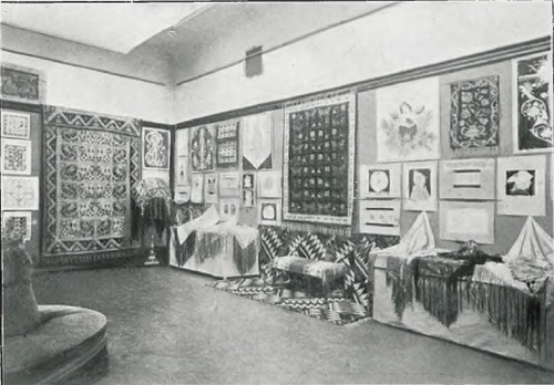 Fot. R. S . Ulatowski, Poznań,Fragment wystawy tekstylnej.