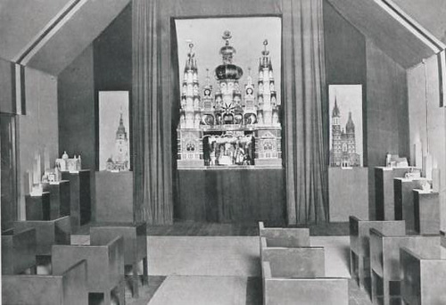 PAWILON MIASTA KRAKOWA. TRADYCYJNA SZOPKA KRAKOWSKA WSKRZESZONA PRZEZ MIEJSKIE MUZEUM PRZEMYSŁ. ORAZ MODELE ZABYTKÓW ARCHITEKTONICZNYCH