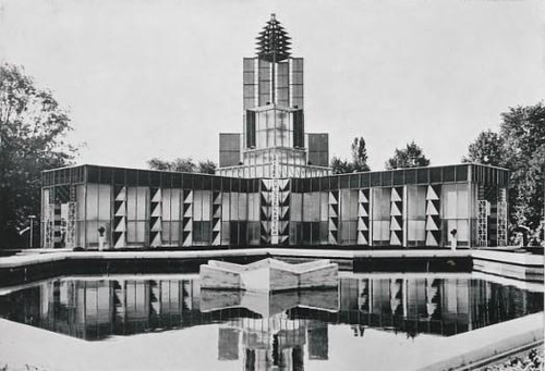PAWILON “ZWIĄZKU HUT SZKLANYCH” PROJ. ARCH. JAN GOLIŃSKI Z WARSZAWY