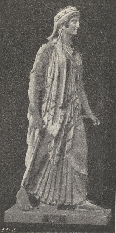 Fig. 178. Artemis archaiczna. Neapol.