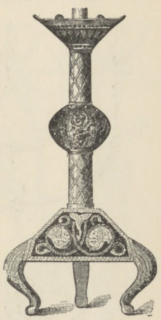 Fig. 176. Świecznik romański. Muzeum Cluny. Paryż.