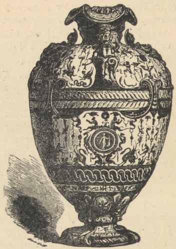 Fig. 319. Wazon majolikowy z Ferrary.