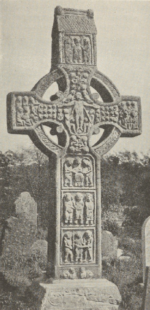 Ryc. 54. Krzyż irlandzki kamienny VIII w. z Monasferboice.
