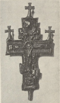 Ryc. 56. Krzyż mosiężny ruski. Lwów. Muz. im. Sobieskiego.