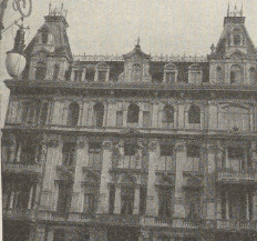 Ryc. 191. Dom na Krakowskiem Przedmieściu.