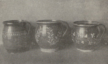 Ryc. 289. Garnki Małopolski zachodniej. — Lwów. Muz. Dzieduszyckich.