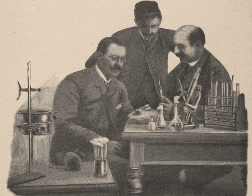 Prof. Emil Adolf Belring (ur. r. 1854, z asystentami.